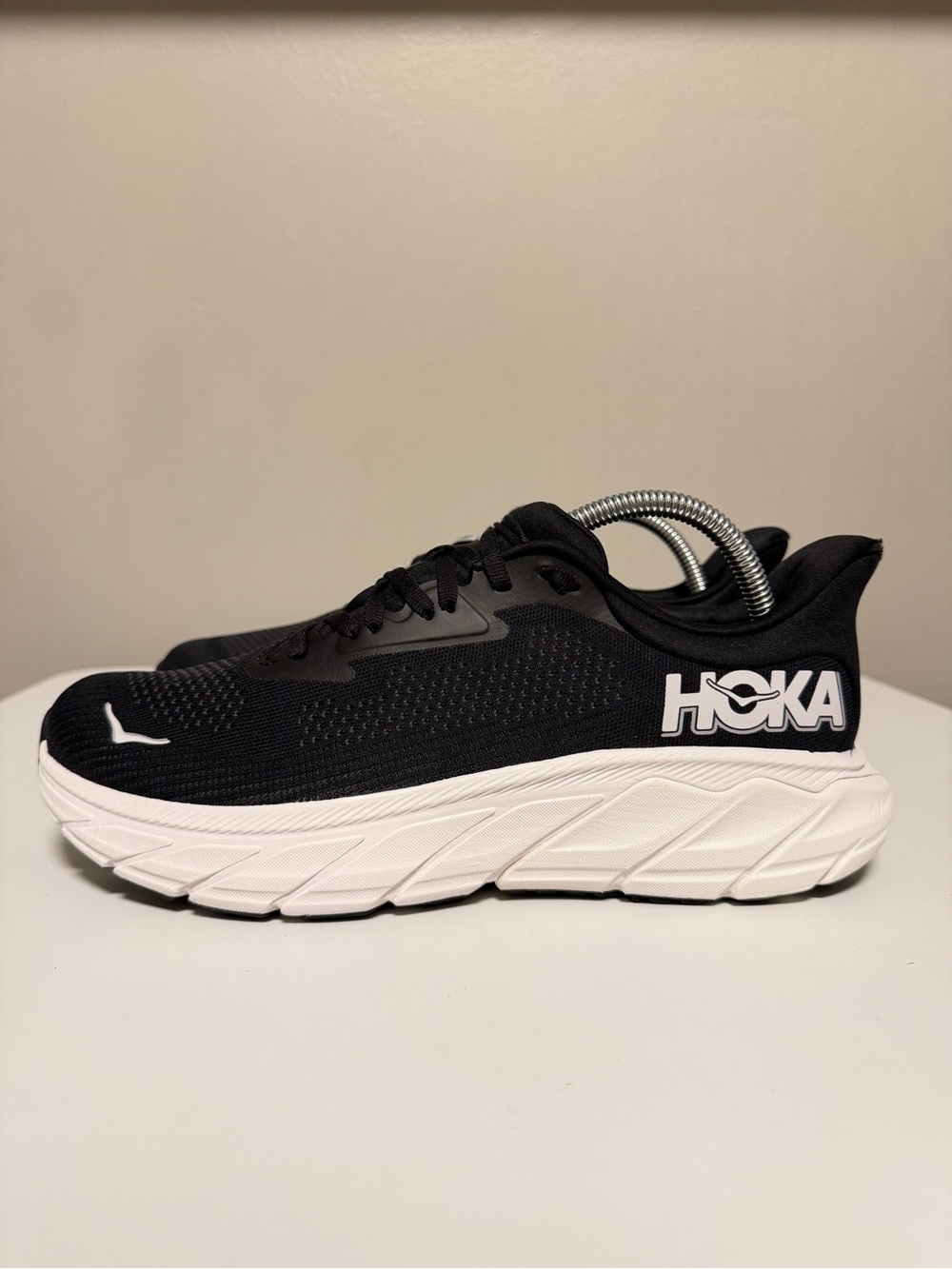 Hoka Arahi 7 Wide Black White 1147850 BWHT Sneakers Women’s US 9.5 D UK 8